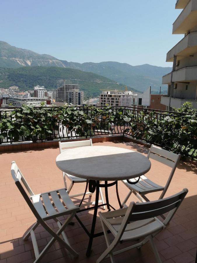 Lovely Apartment With Big Terrace In Budva Ngoại thất bức ảnh
